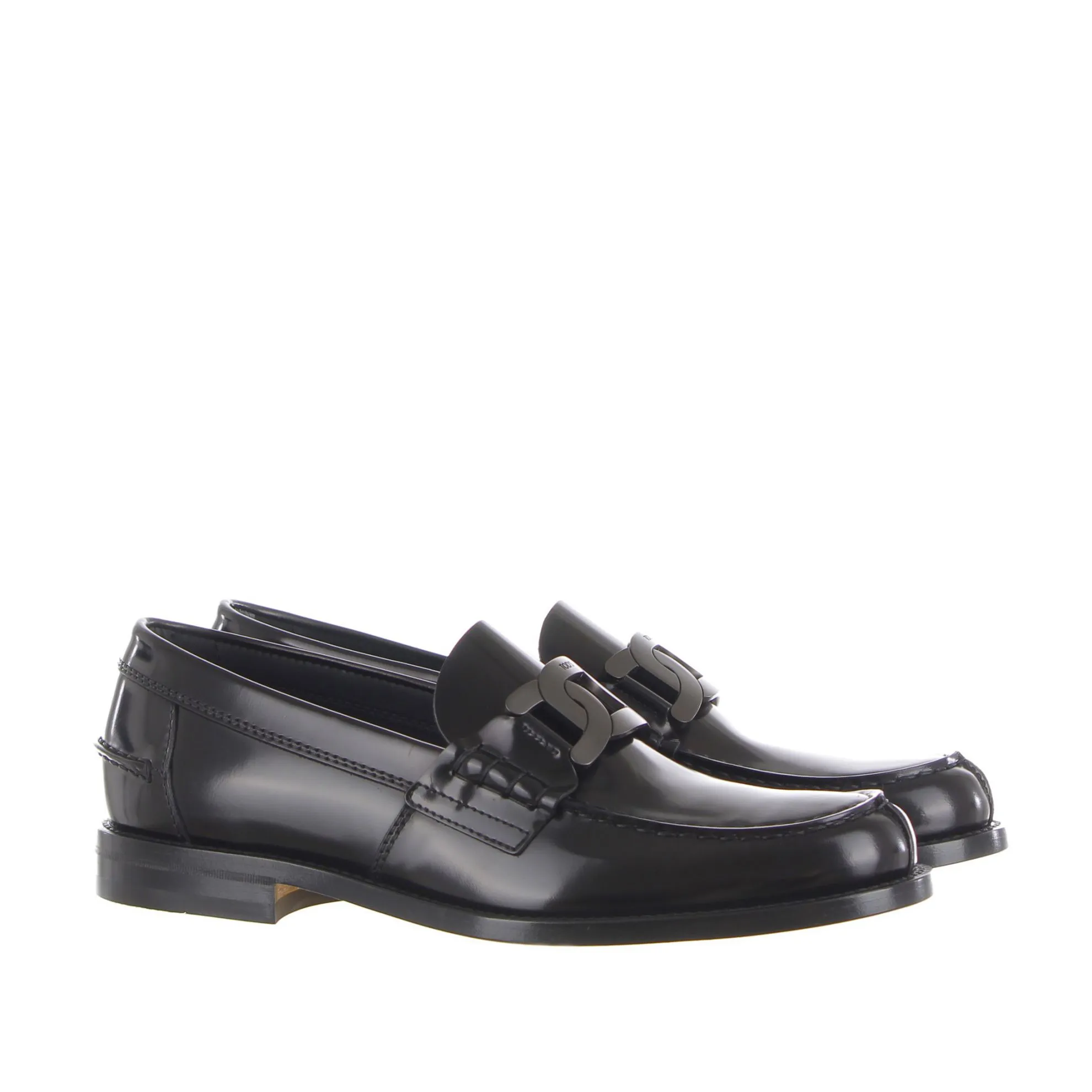 Mocassino in pelle con accessorio catena